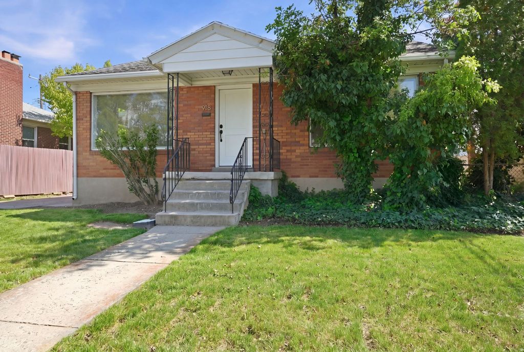 Photo of 918 E MARK AVE S, Salt Lake City, UT 84106 (MLS # 2156802)