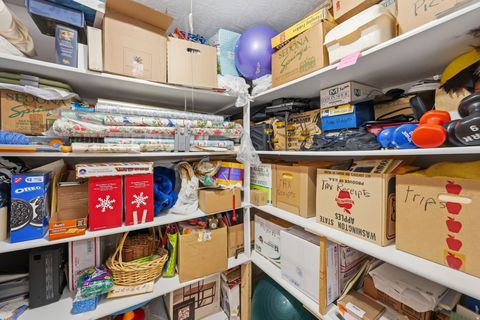 Tiny photo for 914 N 400 W, Centerville, UT 84014 (MLS # 2157924)