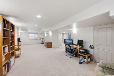 Tiny photo for 914 N 400 W, Centerville, UT 84014 (MLS # 2157924)
