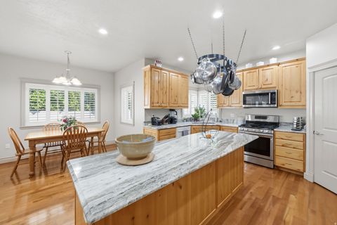 Tiny photo for 914 N 400 W, Centerville, UT 84014 (MLS # 2157924)