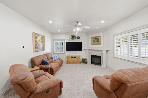 Tiny photo for 914 N 400 W, Centerville, UT 84014 (MLS # 2157924)