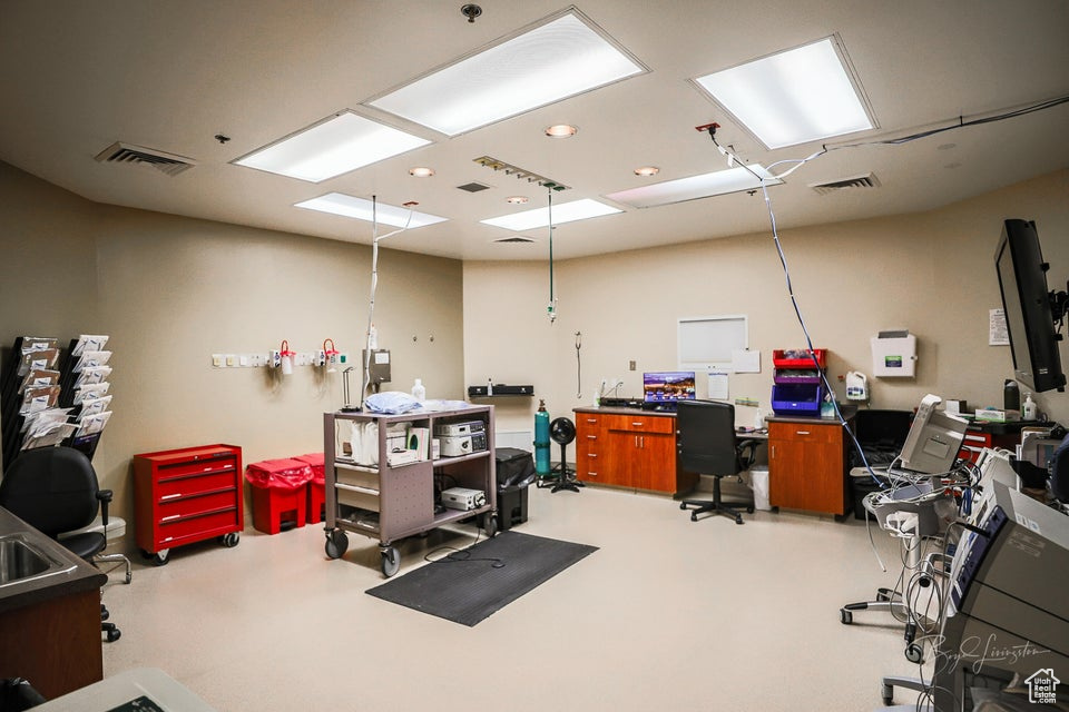 PARK PLAZA OFFICE PARK PH 1 - Commercial Sale