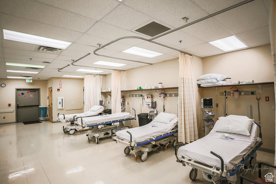 PARK PLAZA OFFICE PARK PH 1 - Commercial Sale