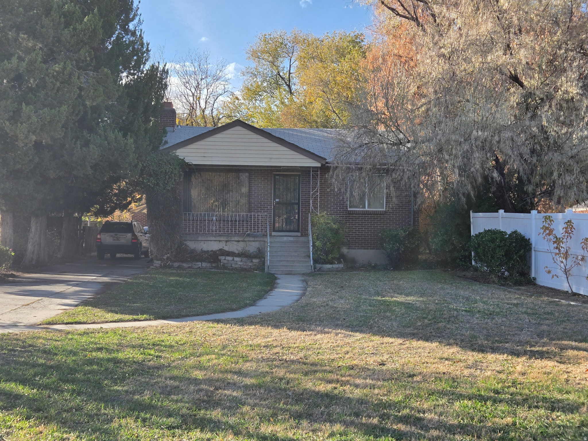 GEORGE ADONDAKIS SUB - Residential