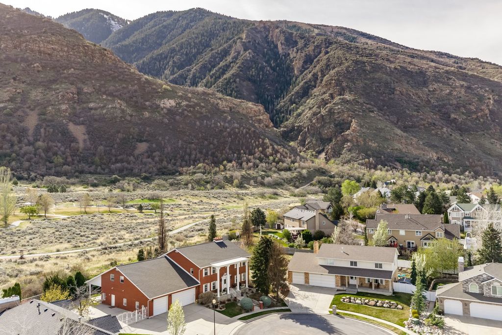 Photo of 2676 E HILL CLIMB CIR S, Sandy, UT 84092 (MLS # 2147054)