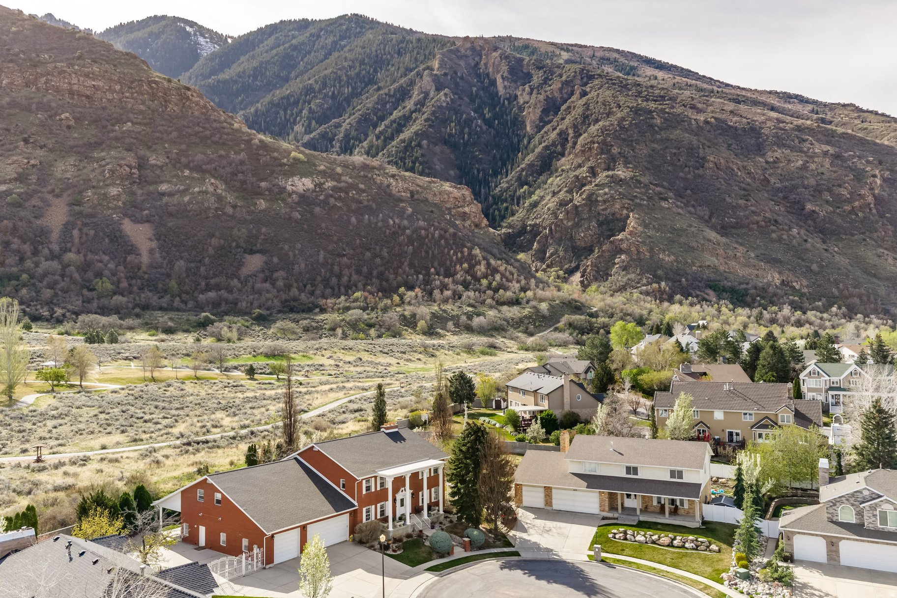 HIGHLANDS/HIDDEN VLY - Residential