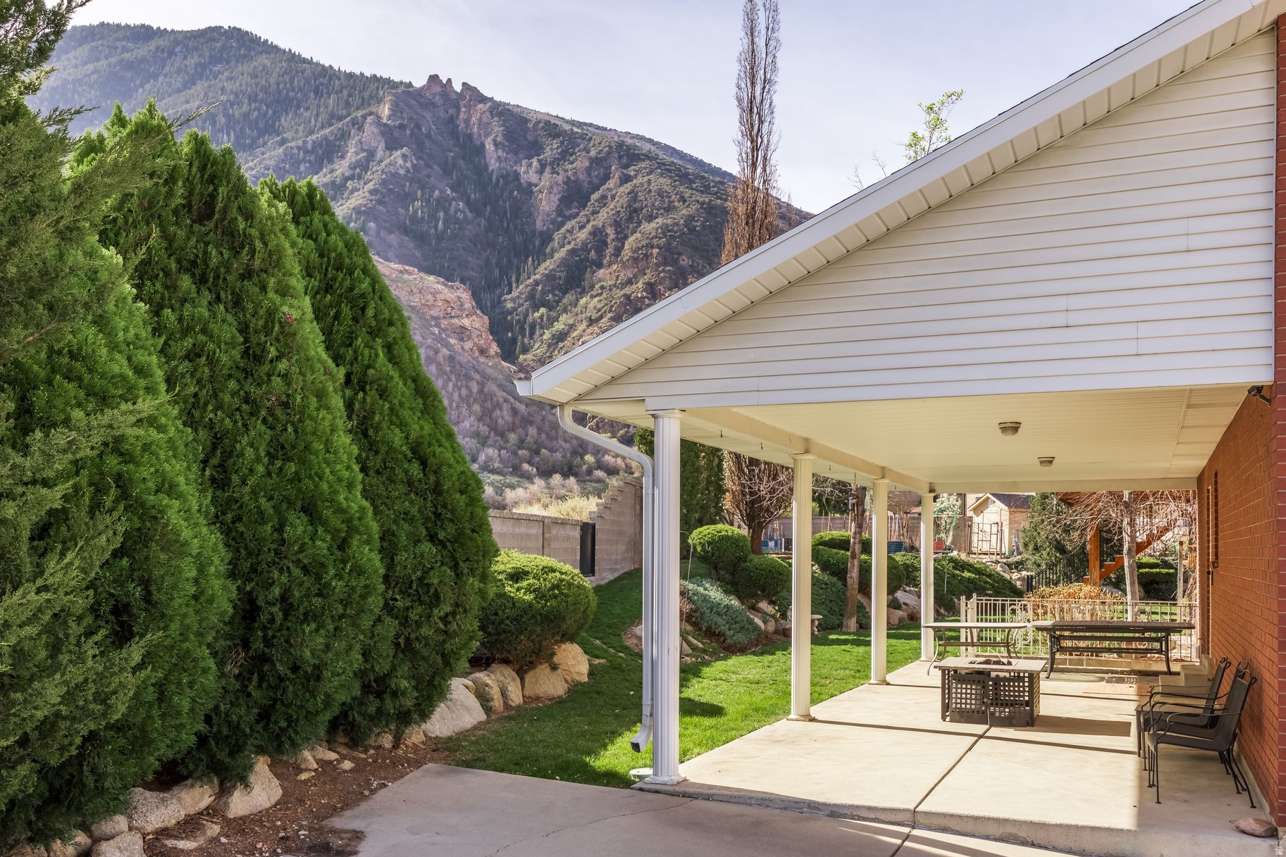HIGHLANDS/HIDDEN VLY - Residential