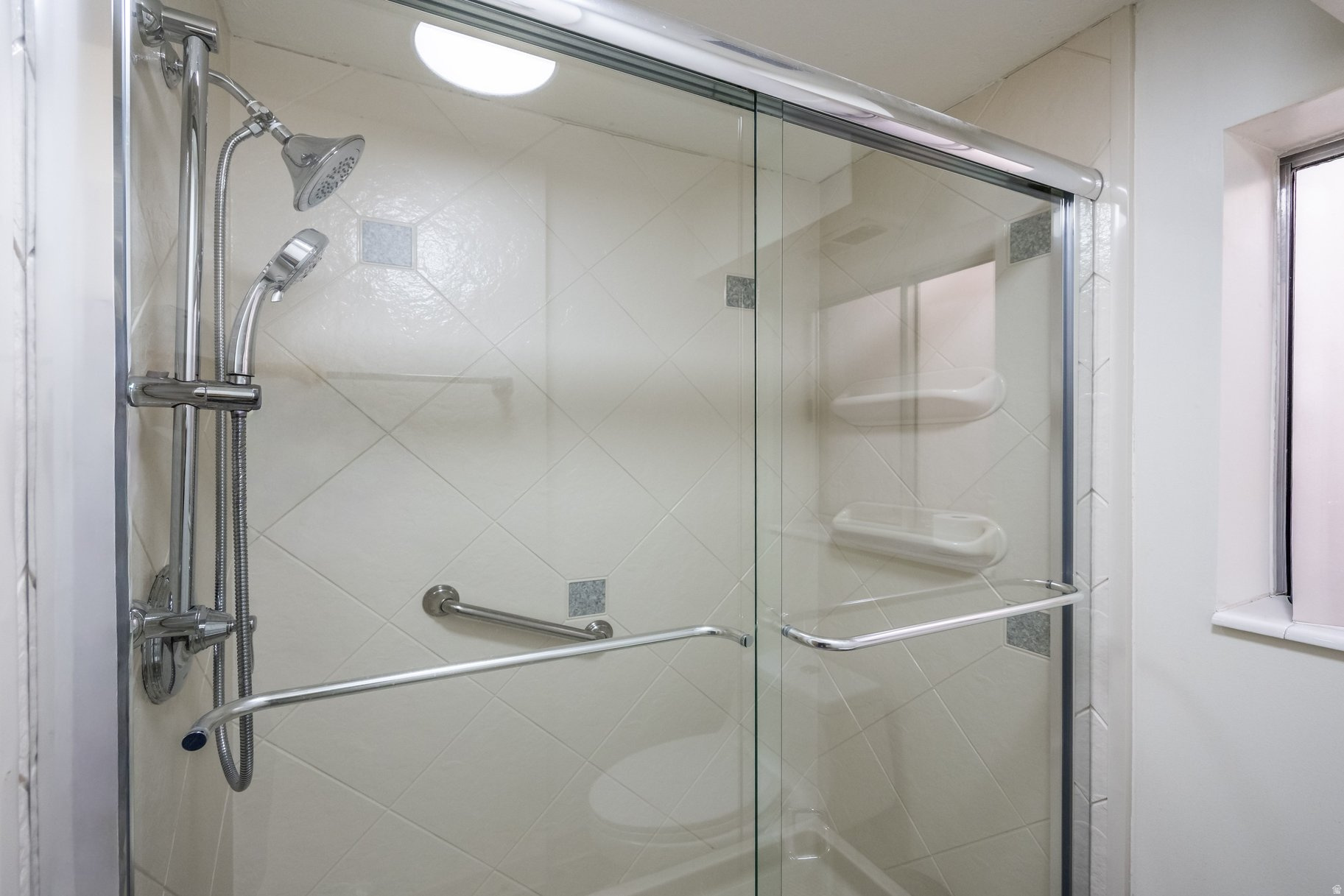 HIGHLANDS/HIDDEN VLY - Residential