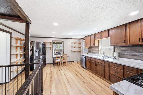 Tiny photo for 565 E 500 S, Payson, UT 84651 (MLS # 2155988)
