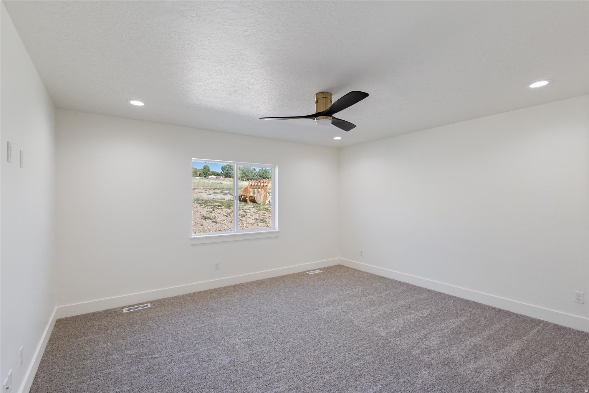 NORTHRIDGE ESTATES - Residential