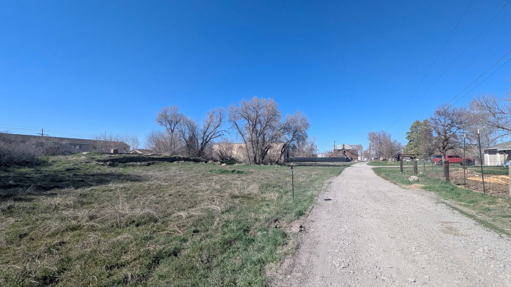 Photo of 51 N 350 W, Smithfield, UT 84335 (MLS # 2144648)