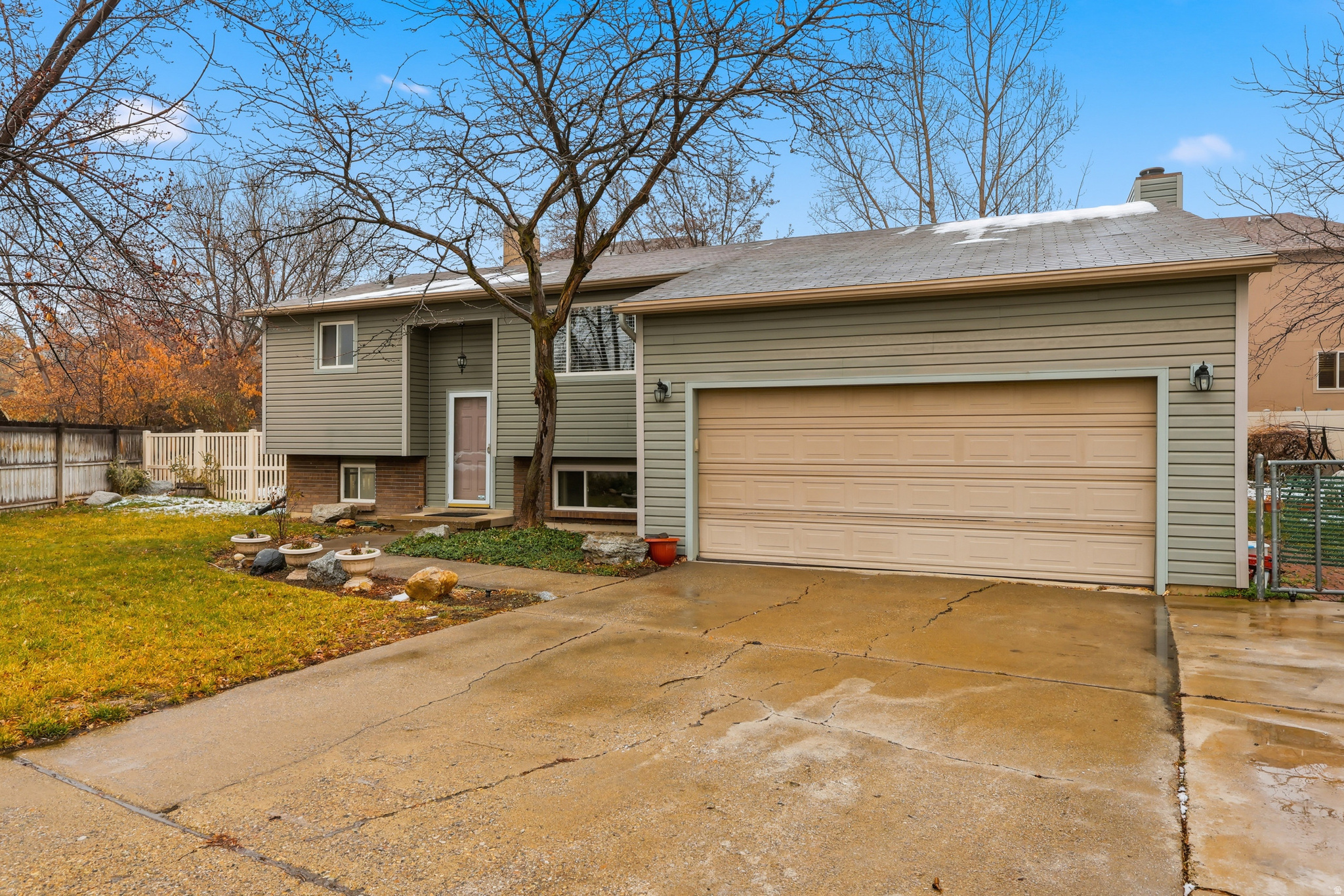 NUTREE WEST - Residential