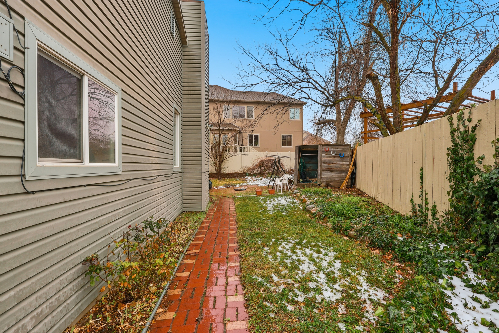 NUTREE WEST - Residential