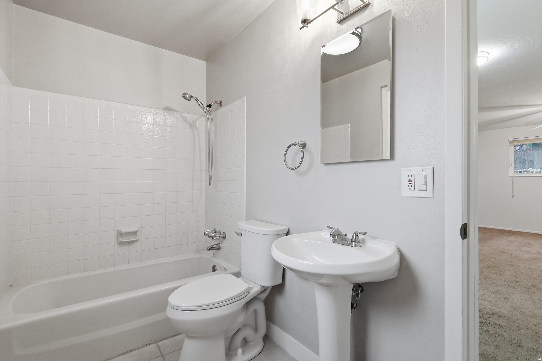 NUTREE WEST - Residential