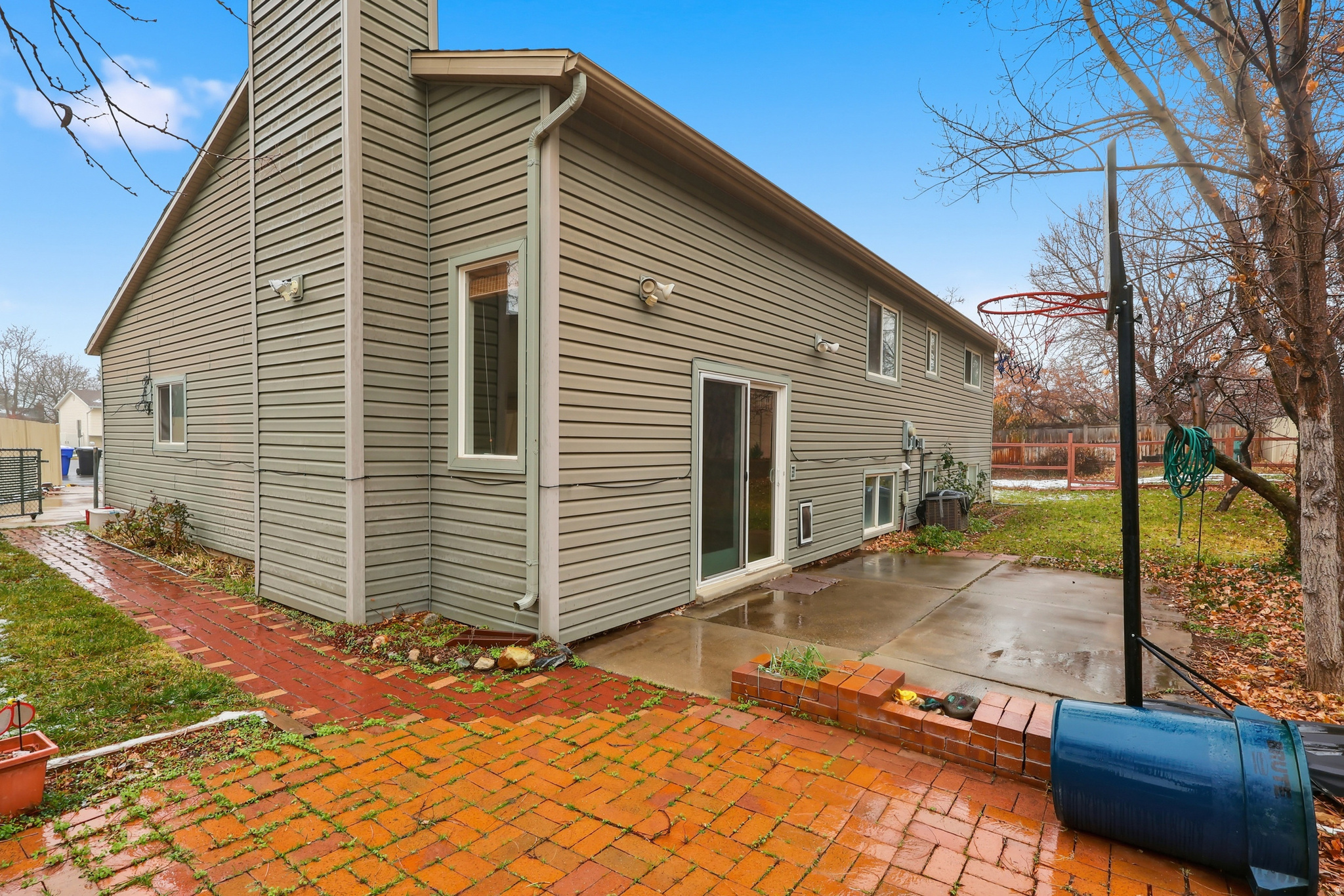 NUTREE WEST - Residential