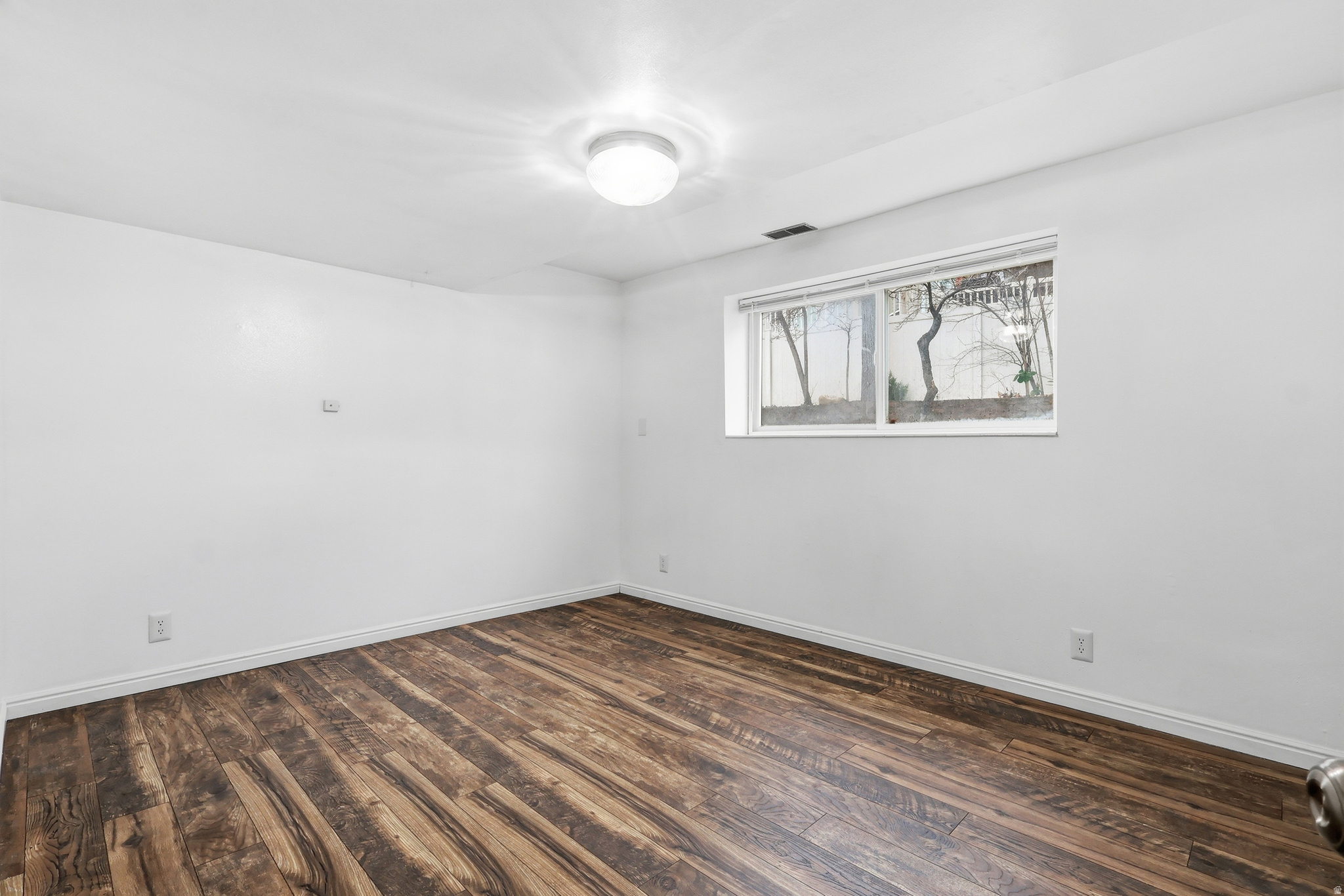 NUTREE WEST - Residential