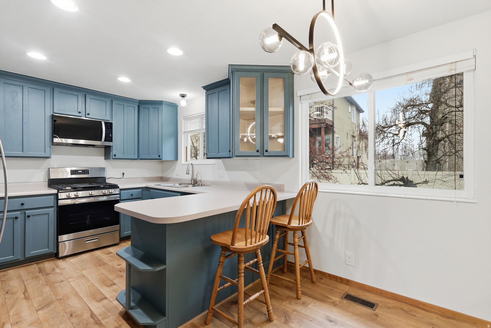 NUTREE WEST - Residential