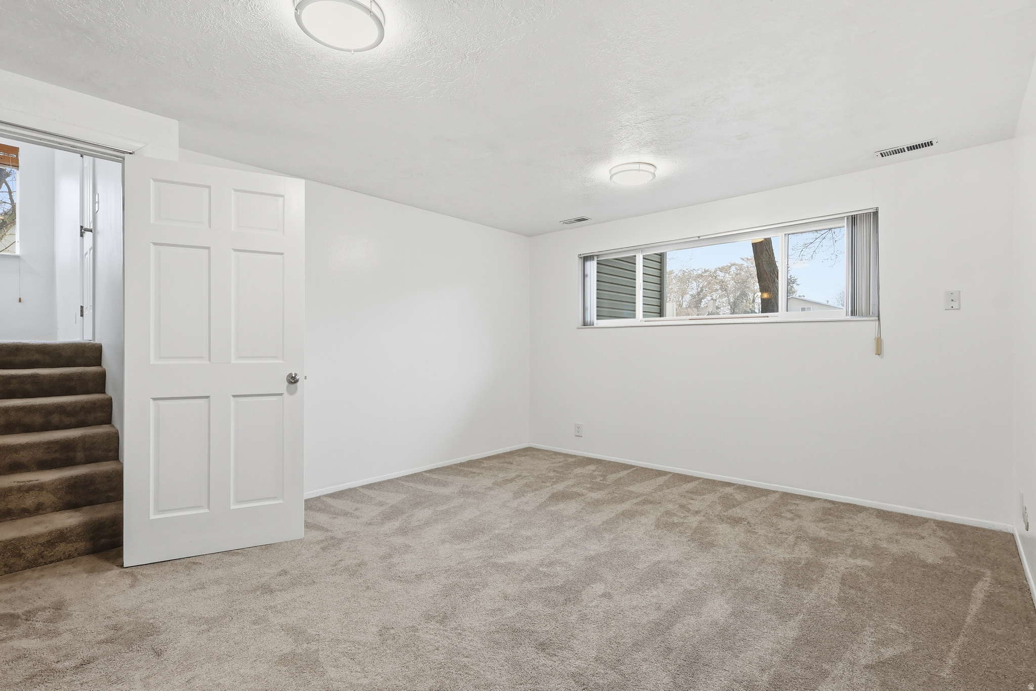 NUTREE WEST - Residential