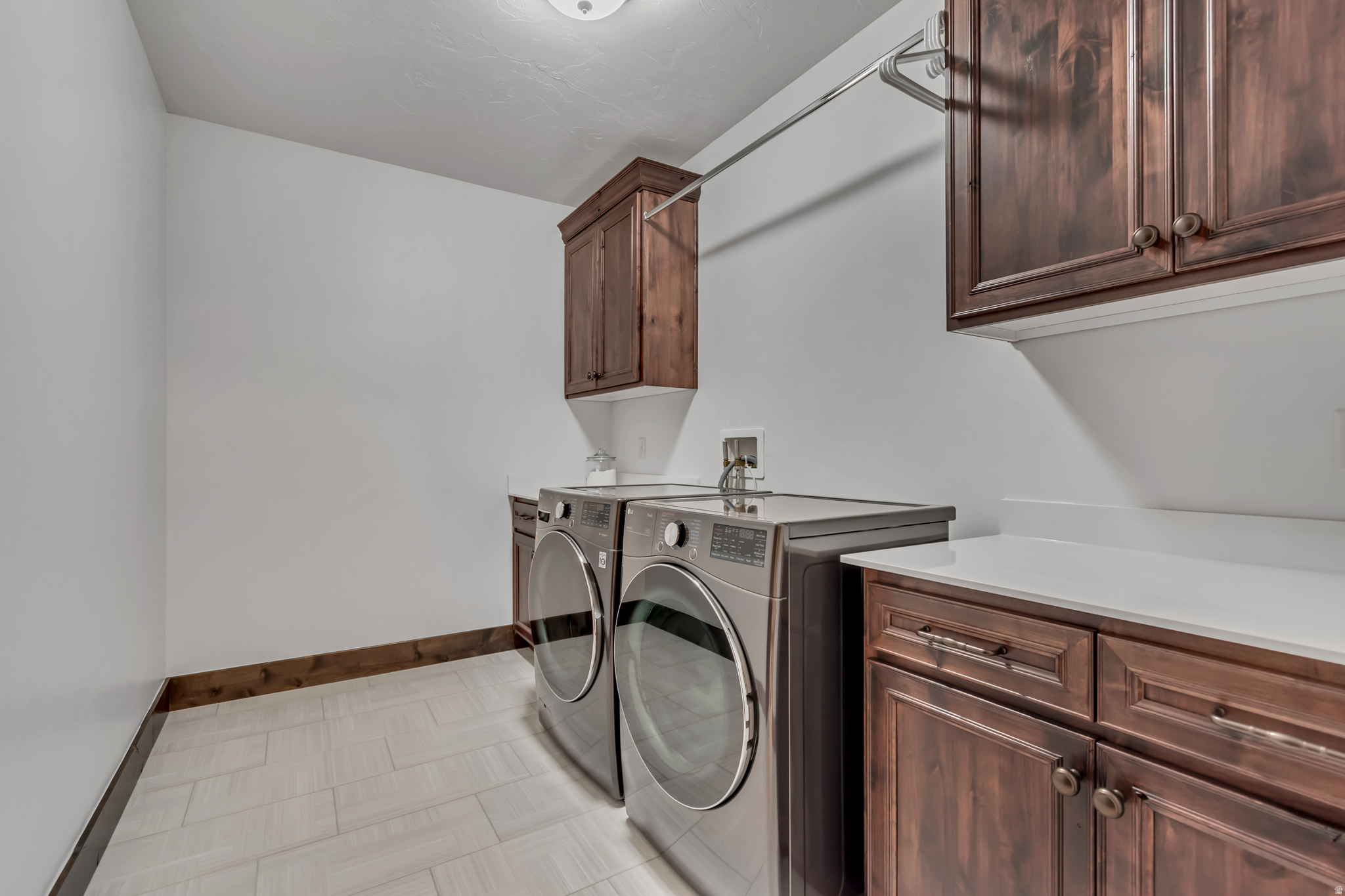 COTTAGE AT RED LEDGES - Residential