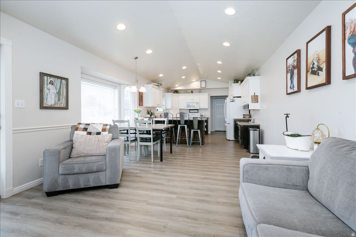 OAKWOOD EST - Residential