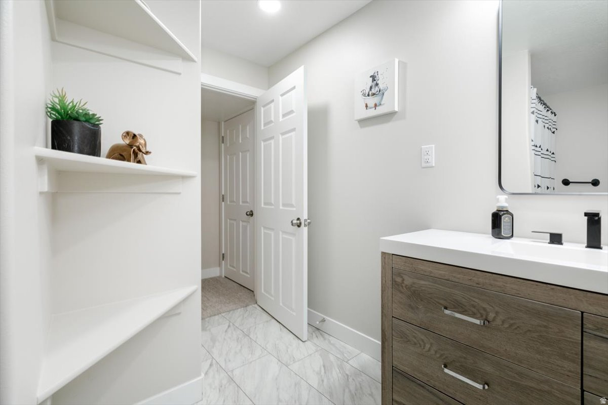 OAKWOOD EST - Residential