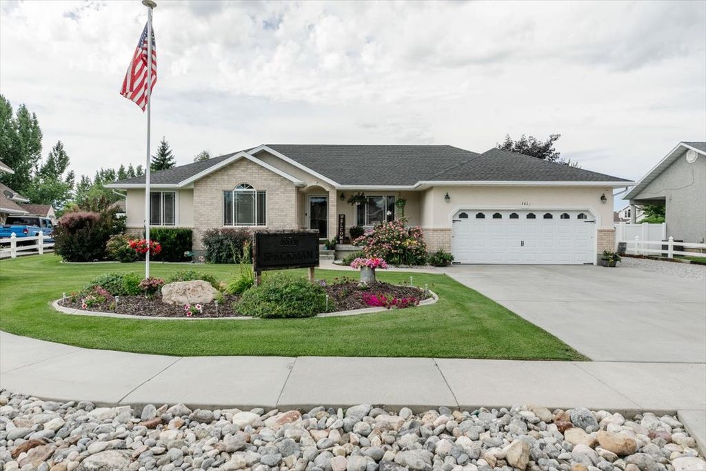 Photo of 562 ASPEN CIR, Preston, ID 83263 (MLS # 2131205)