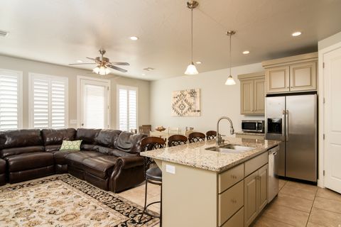 Photo of 2094 N CORAL RIDGE DR, Washington, UT 84780 (MLS # 2136563)