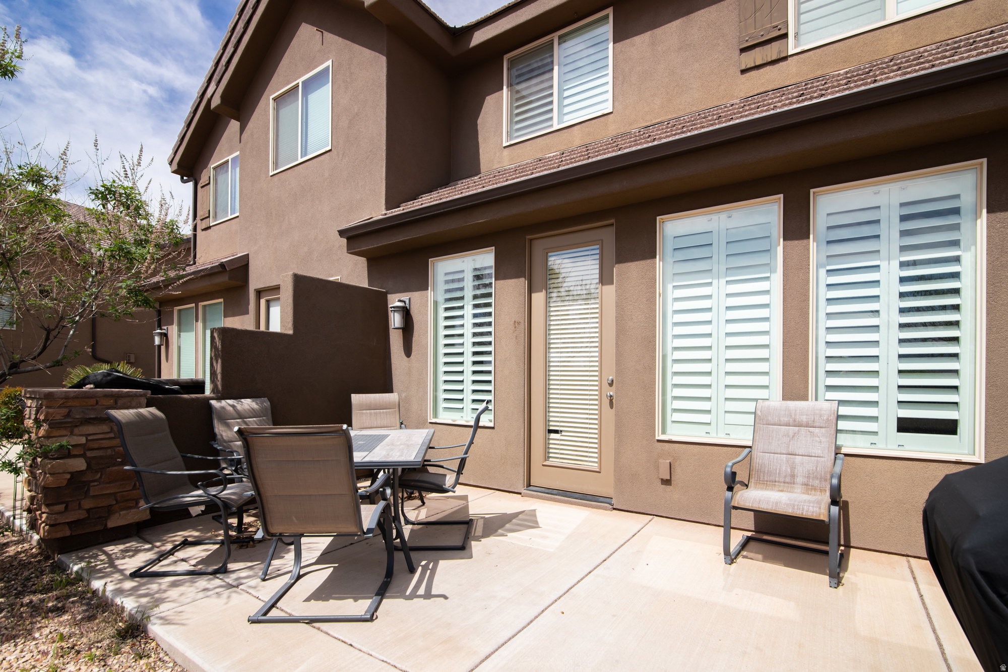 CORAL RIDGE TOWNHOMES PH 3-C - Residential