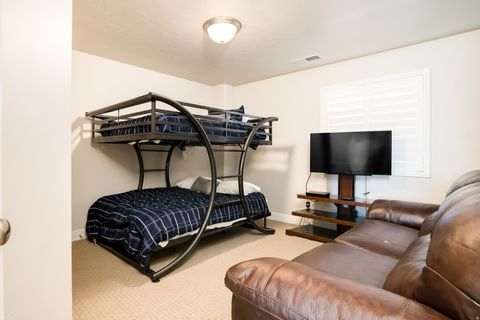 Tiny photo for 2094 N CORAL RIDGE DR, Washington, UT 84780 (MLS # 2136563)