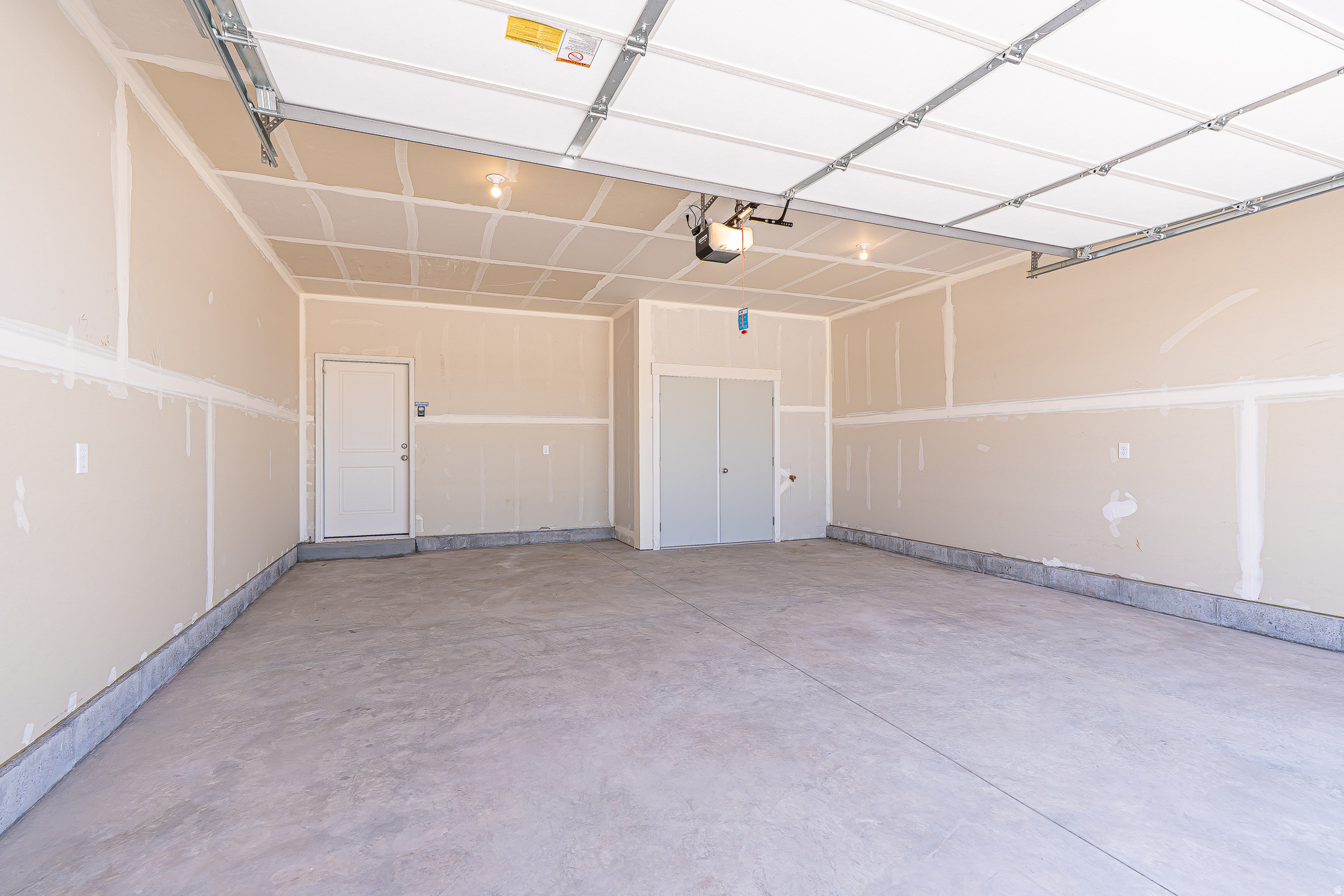 HERITAGE PARKWAY - Residential