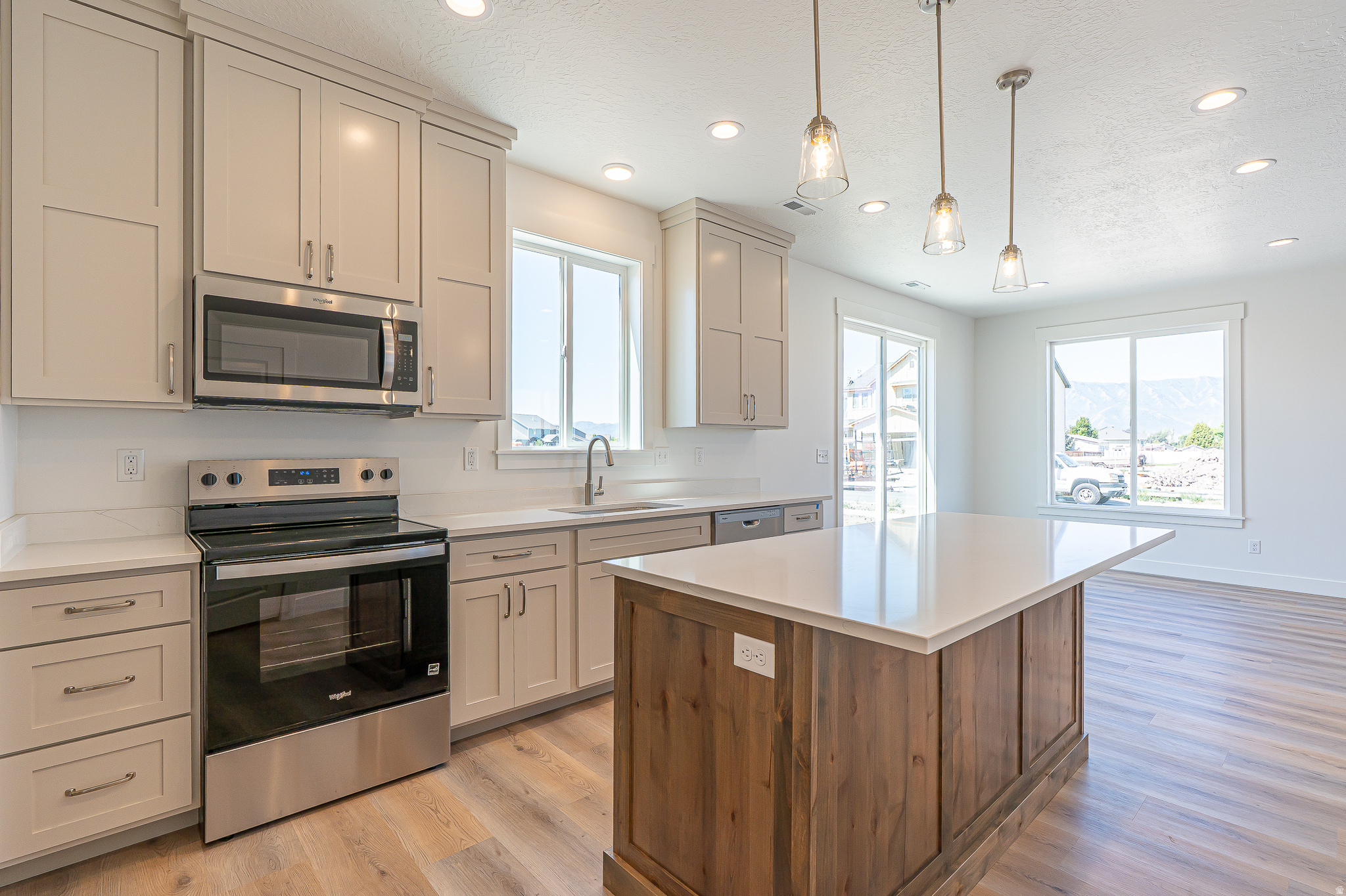 HERITAGE PARKWAY - Residential