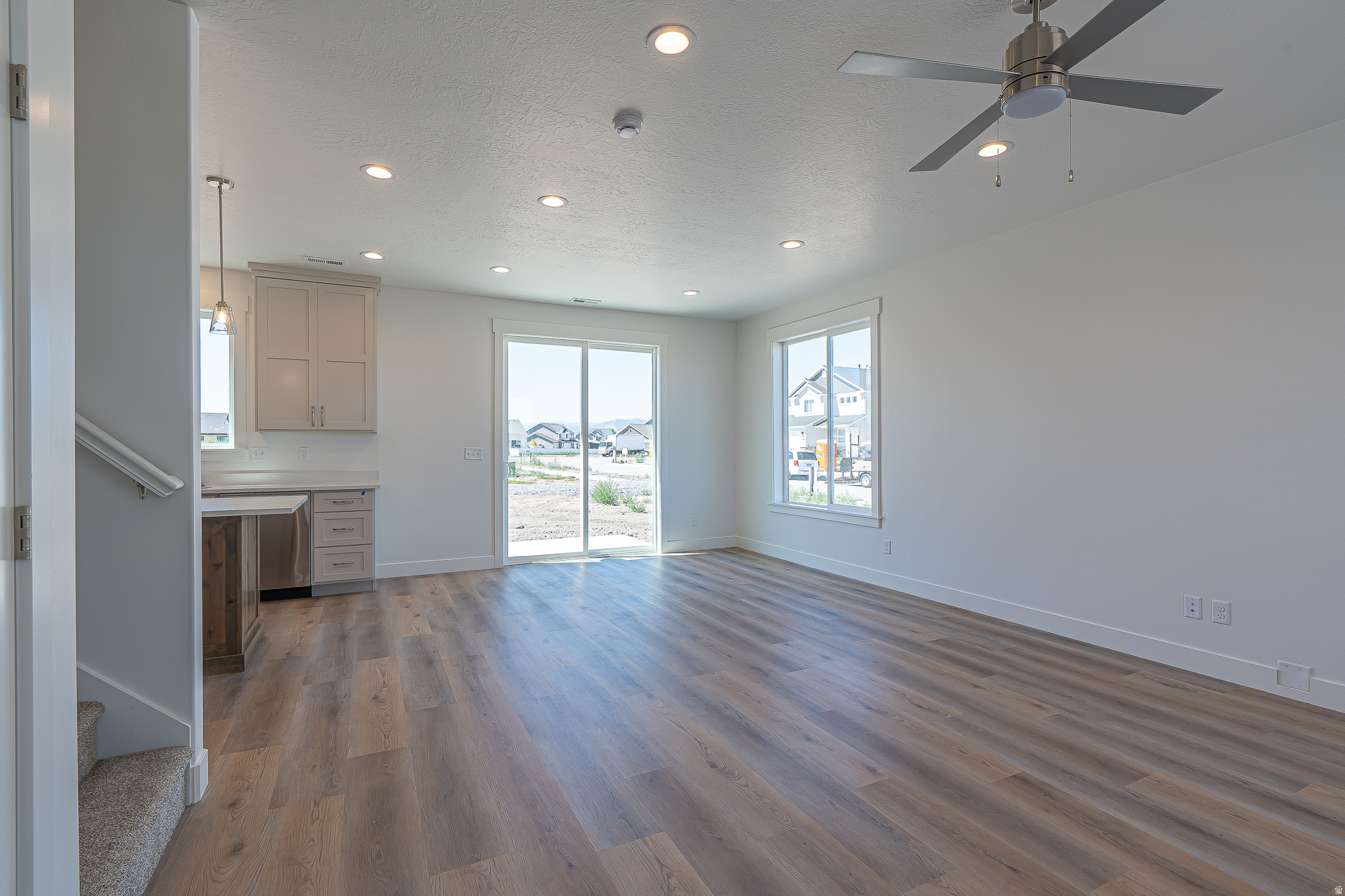 HERITAGE PARKWAY - Residential