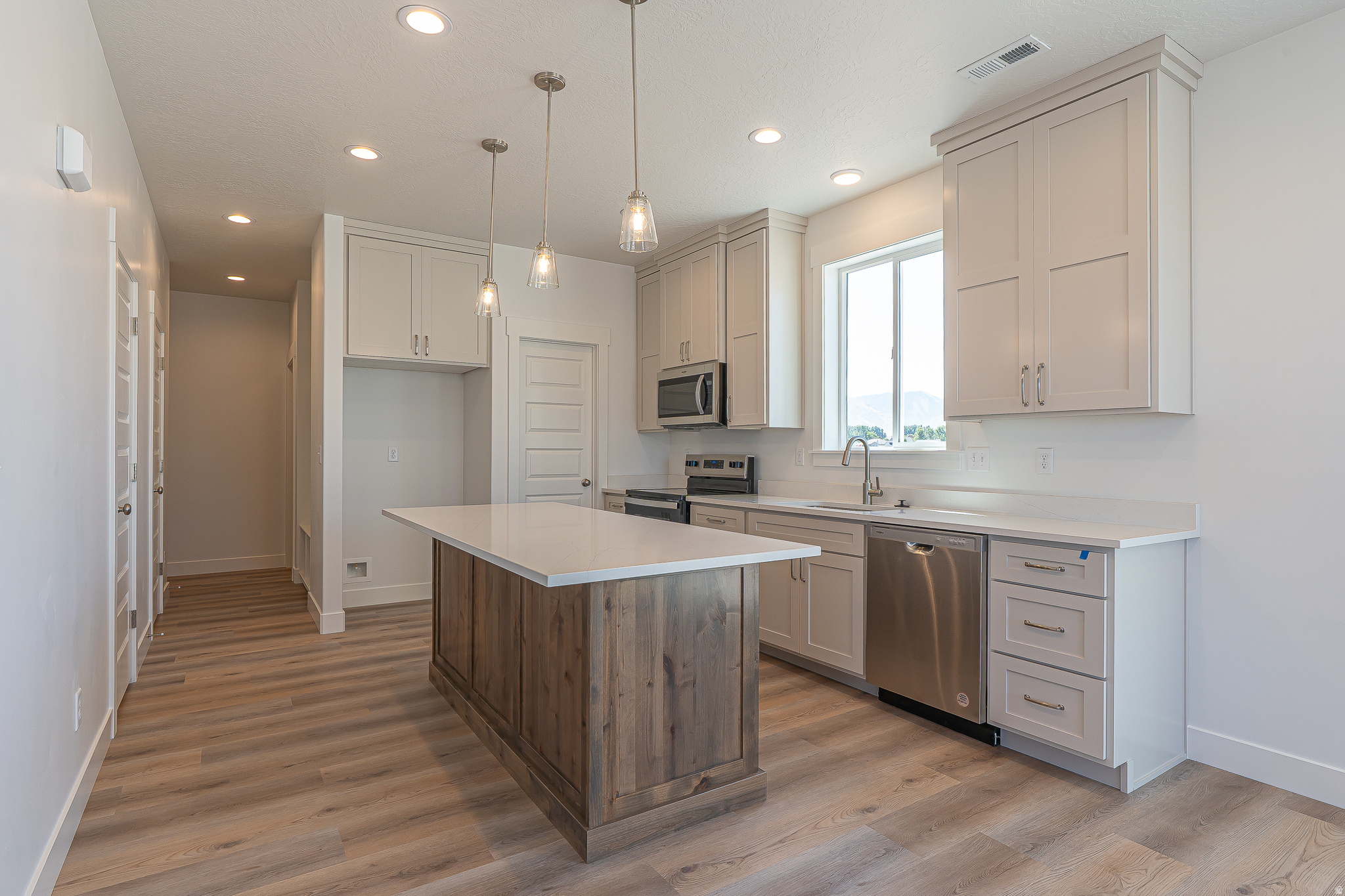 HERITAGE PARKWAY - Residential