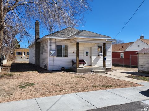 Photo of 380 N 4TH AVE, Price, UT 84501 (MLS # 2099499) Photo of 380 N 4TH AVE, Price, UT 84501 (MLS # 2099499)