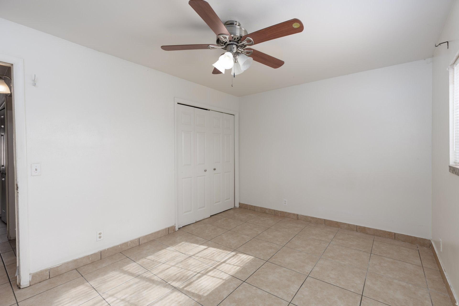 VISTA CONDO - Residential