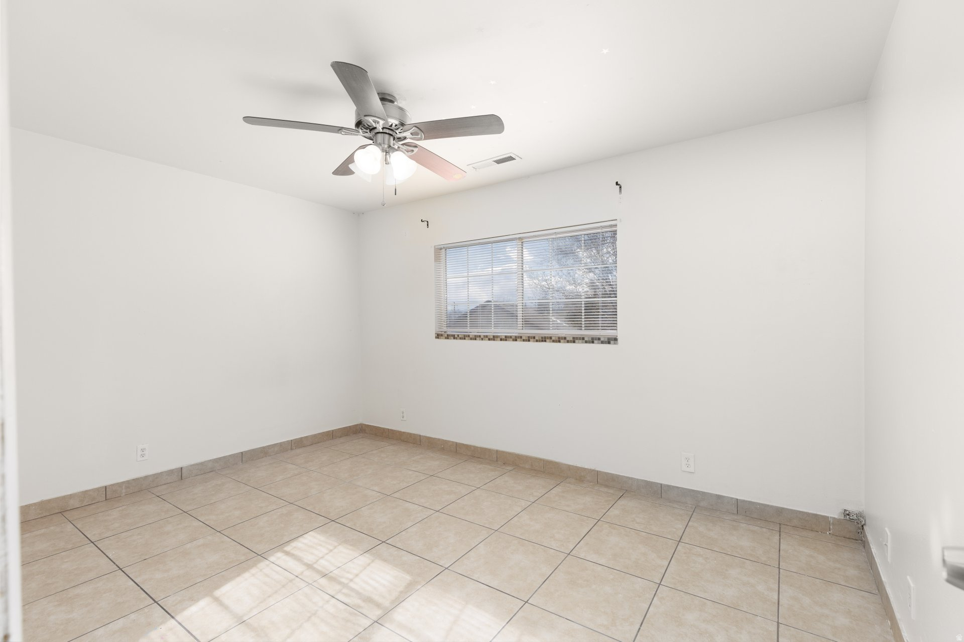 VISTA CONDO - Residential