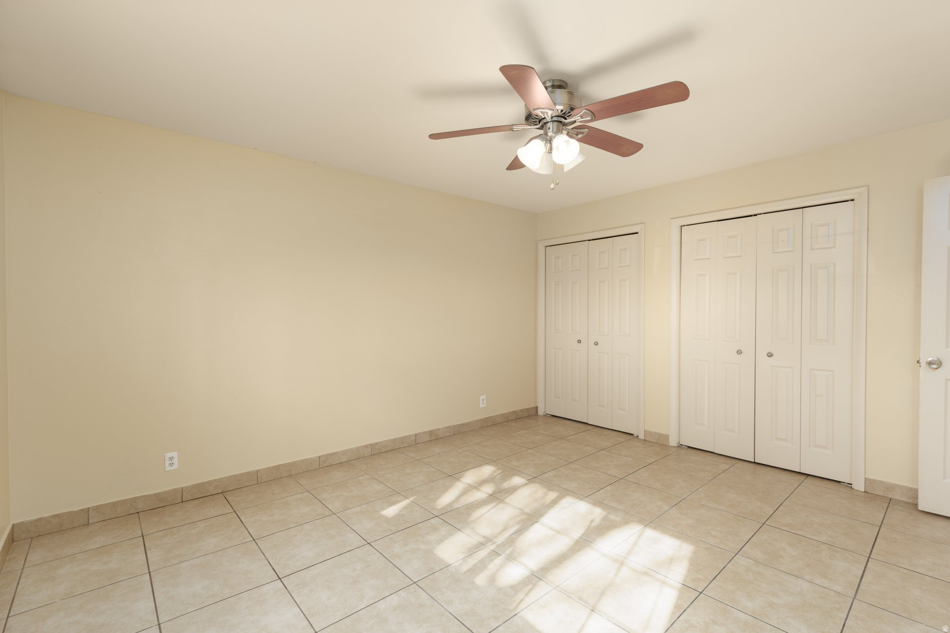 VISTA CONDO - Residential