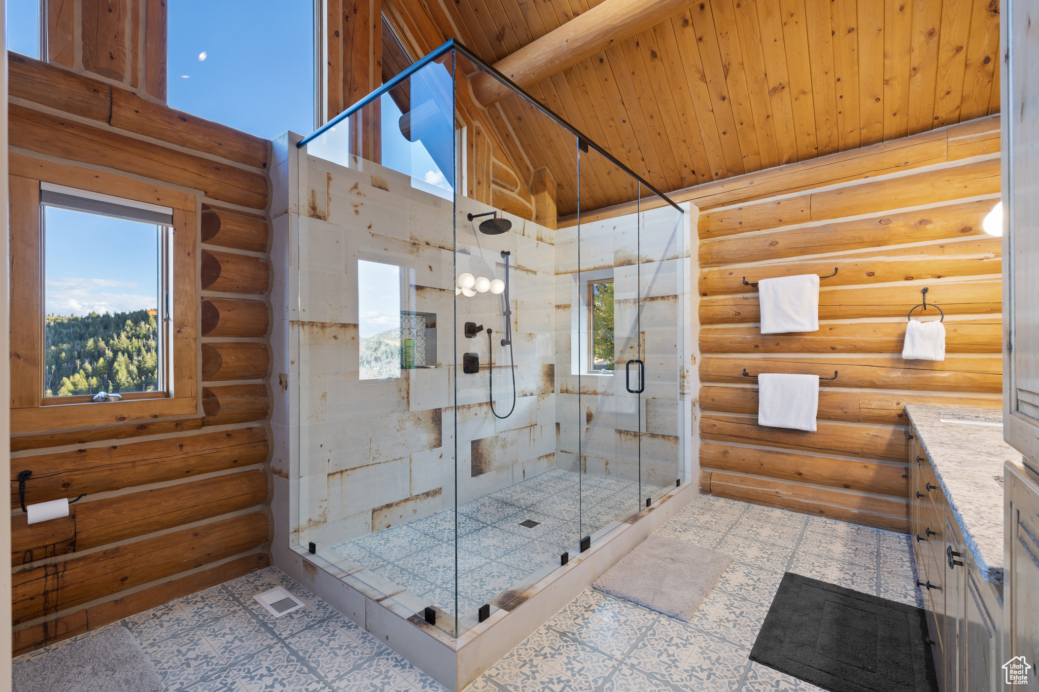 PINERIDGE - Residential