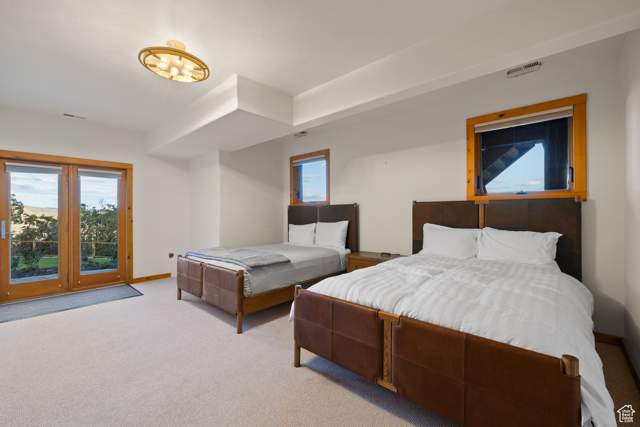 PINERIDGE - Residential