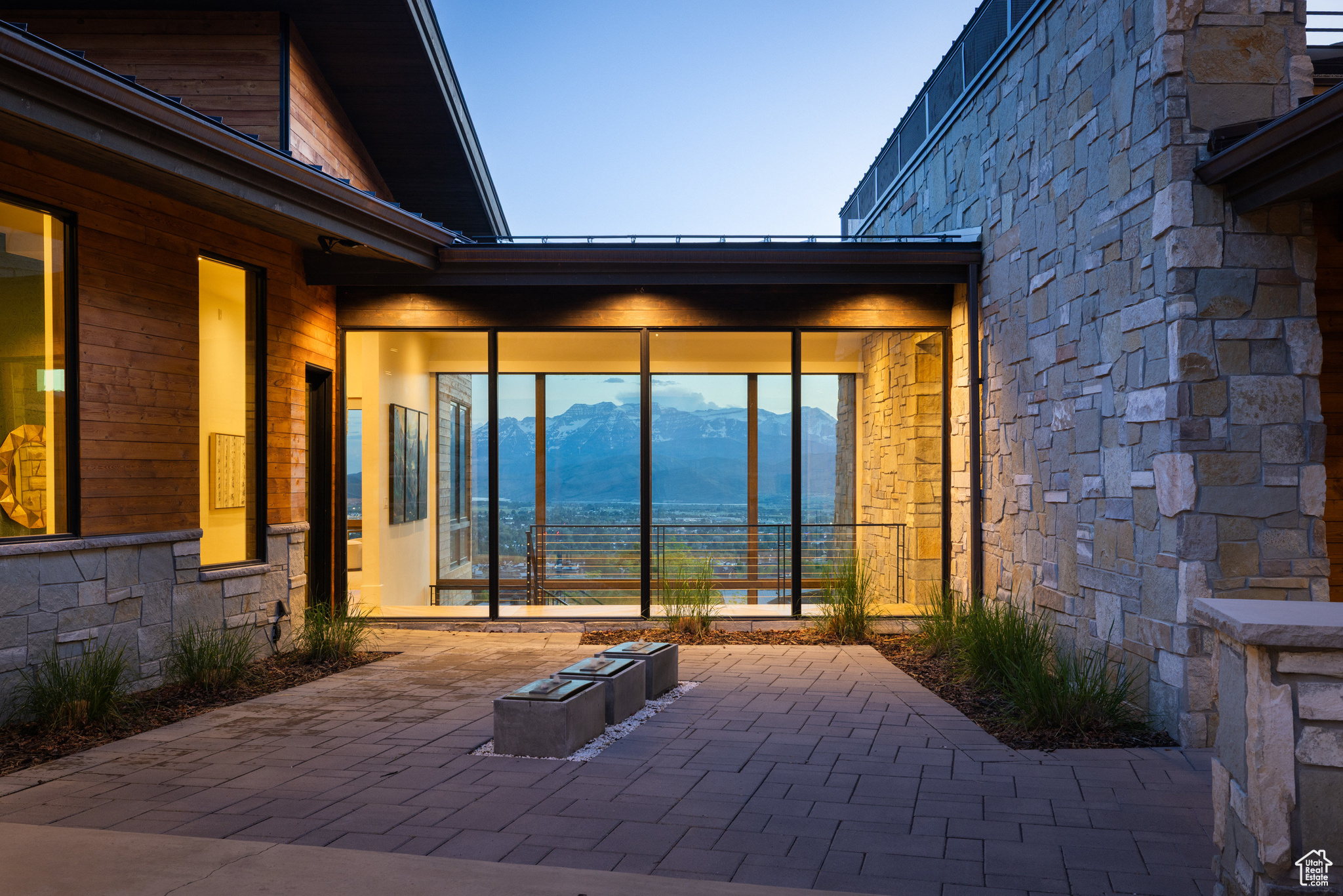 RED LEDGES - Residential