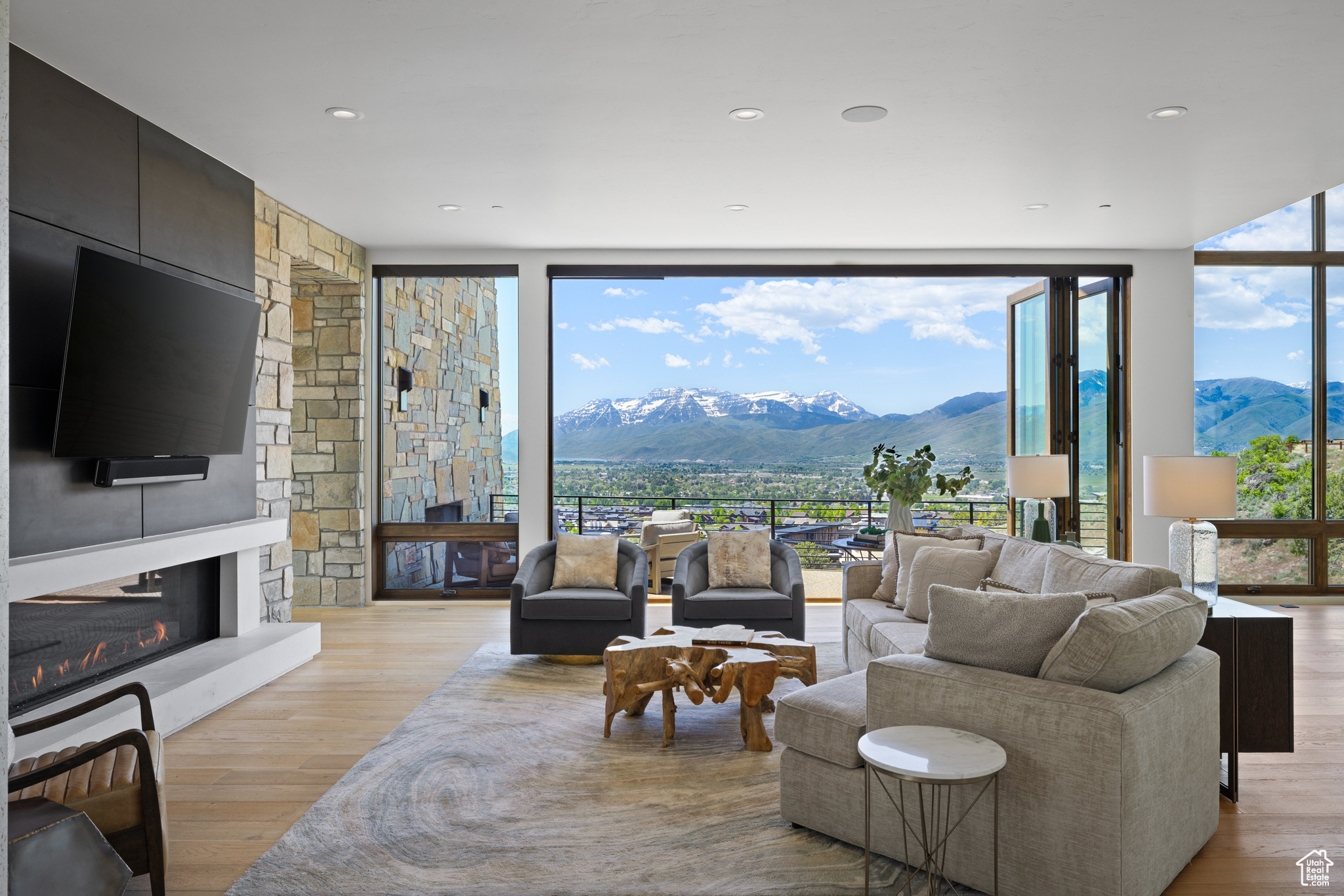 RED LEDGES - Residential