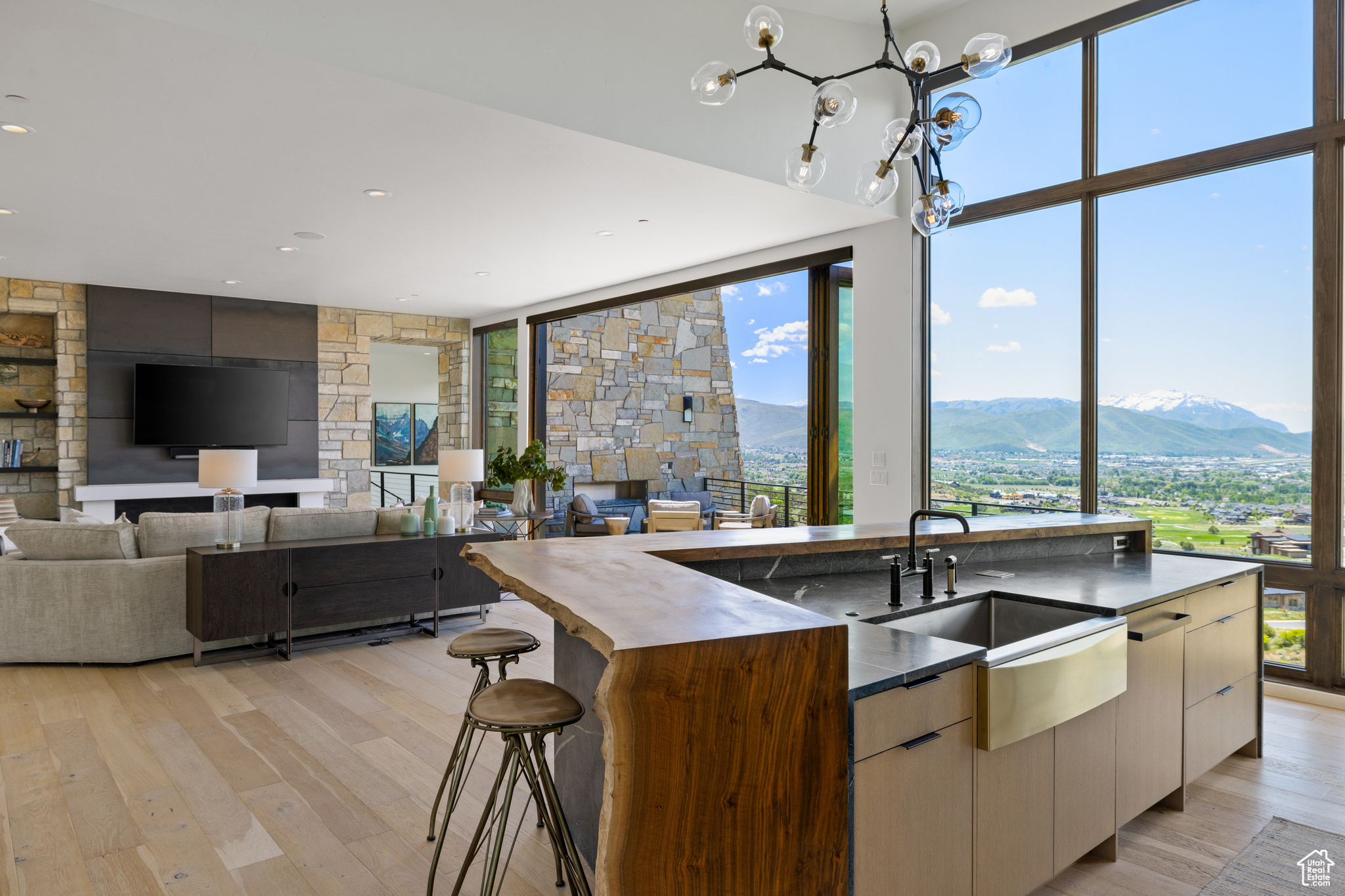 RED LEDGES - Residential