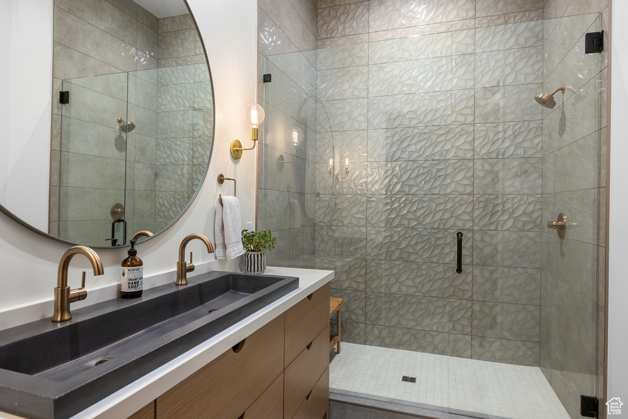 RED LEDGES - Residential