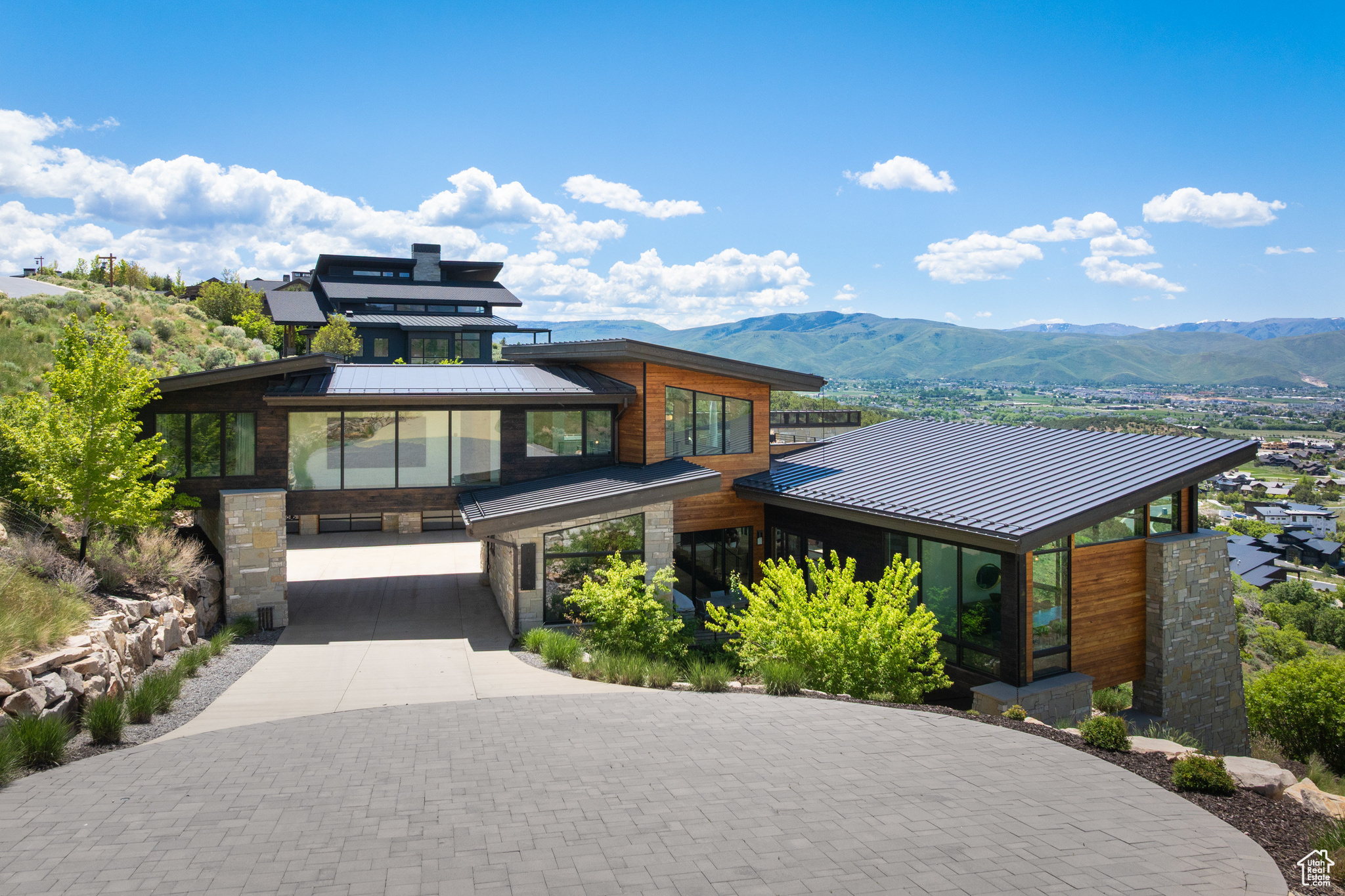 RED LEDGES - Residential