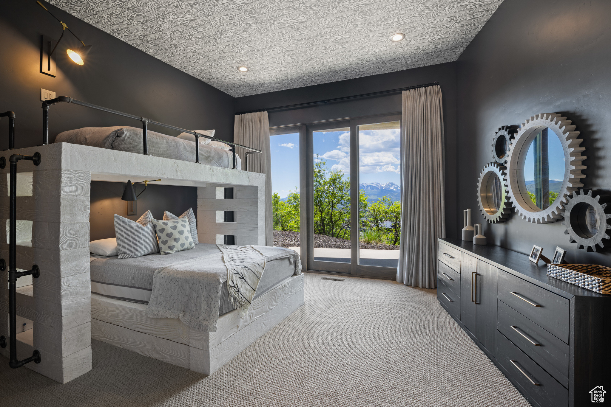 RED LEDGES - Residential