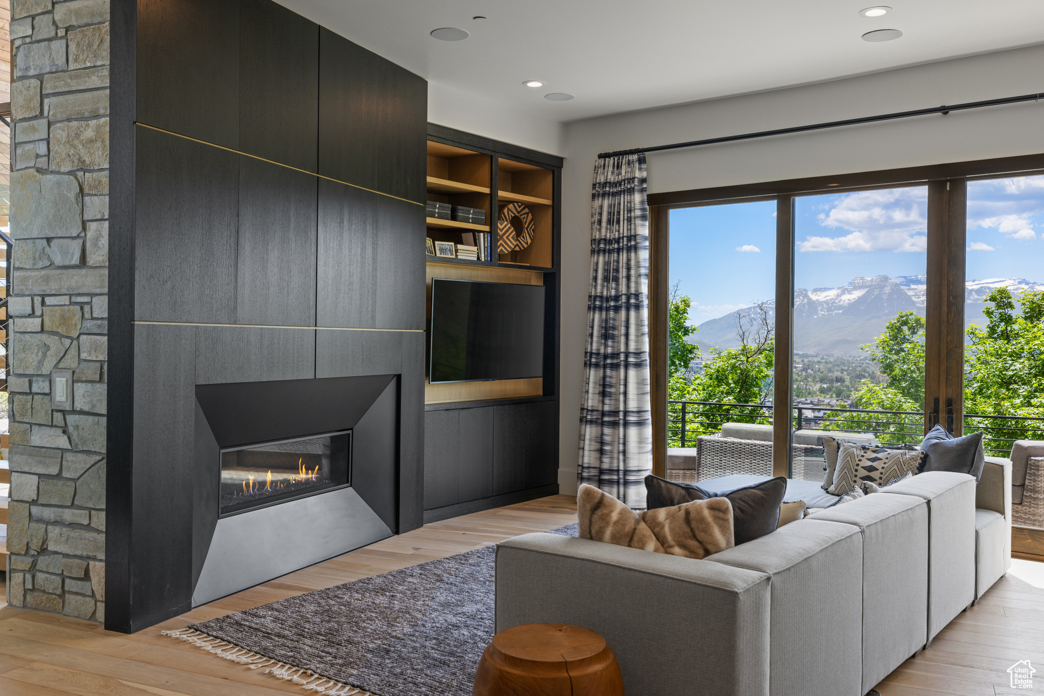 RED LEDGES - Residential