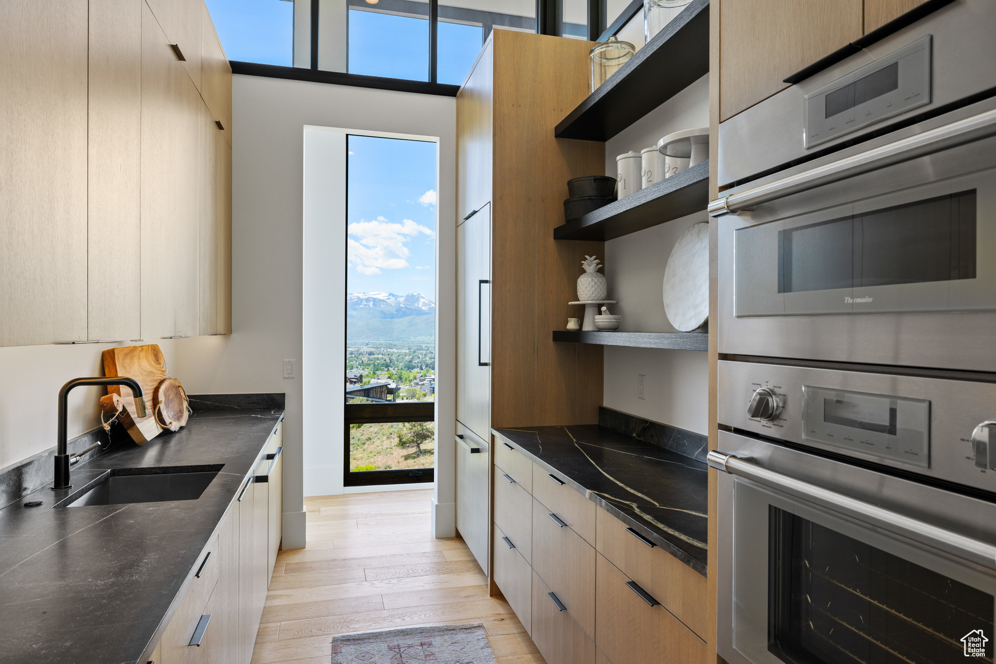 RED LEDGES - Residential