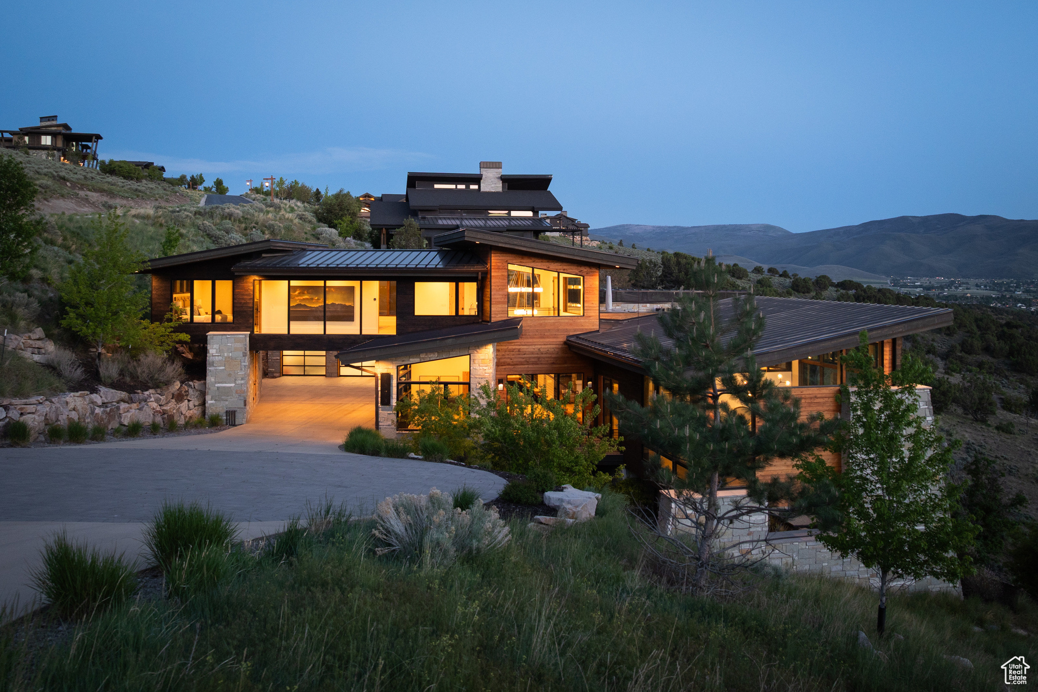 RED LEDGES - Residential