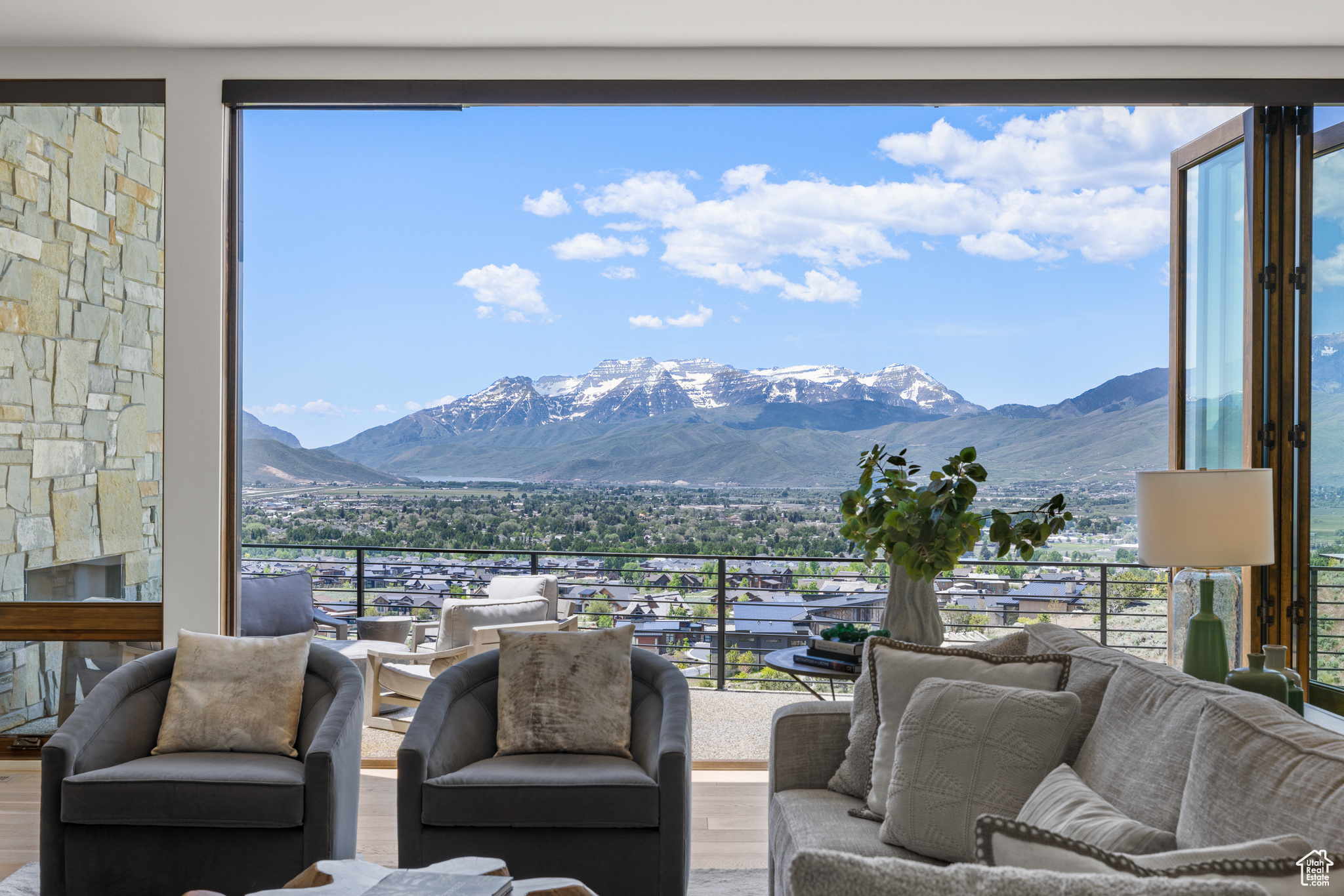 RED LEDGES - Residential