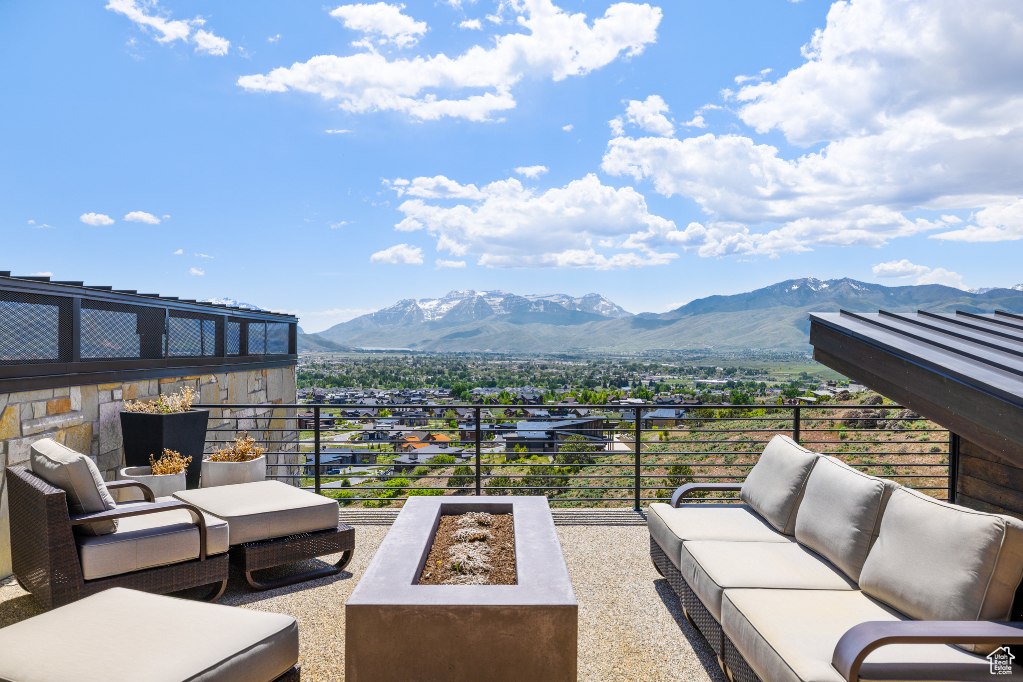 RED LEDGES - Residential